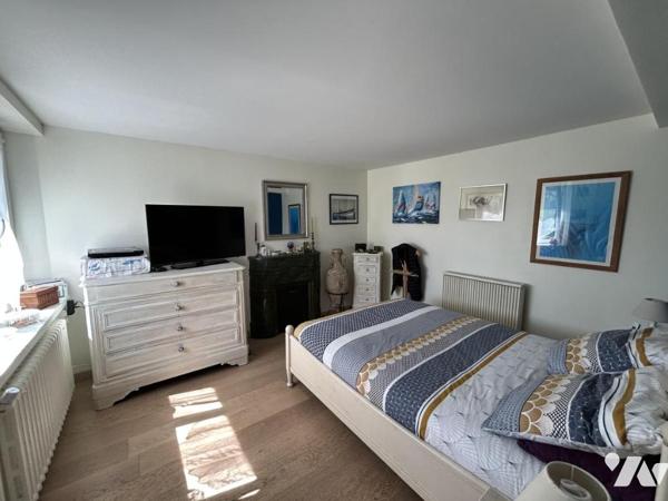 Port-Saint-Père –(vente en nue-propriété)  Maison en pierre avec dépendances 