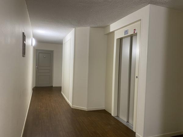 Beau 2 pièces chambre séparée Royal Park.