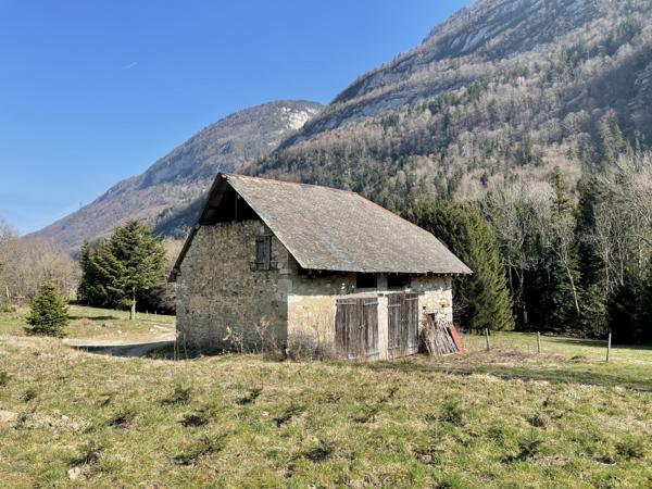 Saint-Thibaud-de-Couz (73160) Rare - grange à la vente - St Thibaud de Couz - 73160
