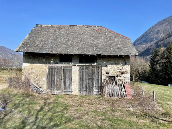Saint-Thibaud-de-Couz (73160) Rare - grange à la vente - St Thibaud de Couz - 73160