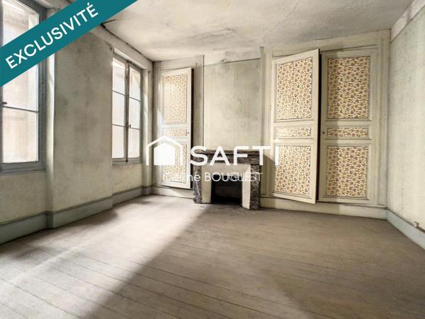 Ensemble immobilier à rénover au coeur de ville