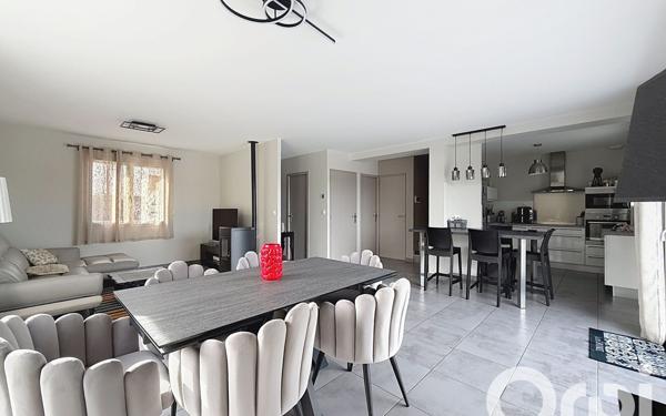 Maison à vendre    4 pièces •  Théza