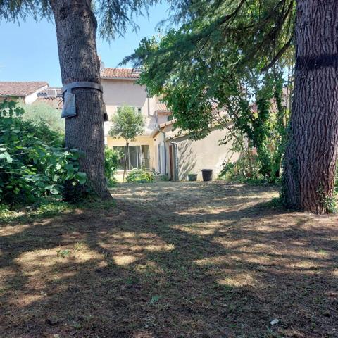 Maison à vendre 9 pièces MONTAUBAN (82) avec jardin et dépendance