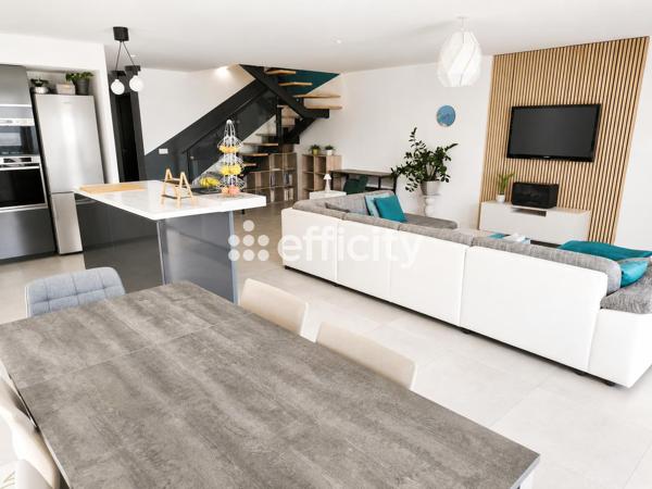 Maison
         7 pièces
        - 146 m² 404 000 € *