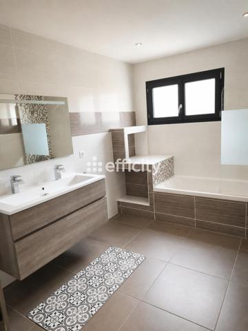 Maison
         7 pièces
        - 146 m² 404 000 € *