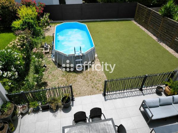 Maison
         7 pièces
        - 146 m² 404 000 € *