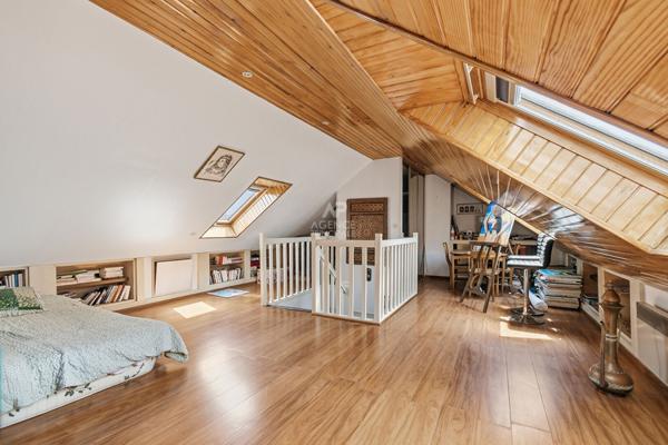 Maison Saint Germain En Laye 8 pièce(s) 183 m2 1 248 000 € **  - Référence  18482