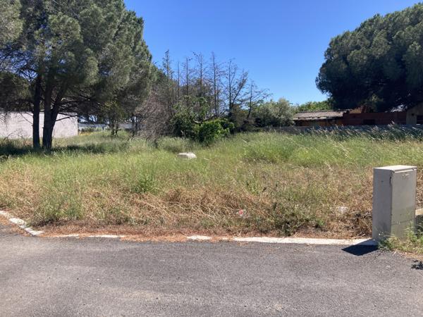 Terrain
        
        - 377 m² 133 130 € *