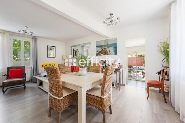 Maison
         7 pièces
        - 169 m² 465 000 € *