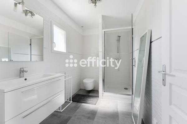 Maison
         7 pièces
        - 169 m² 465 000 € *