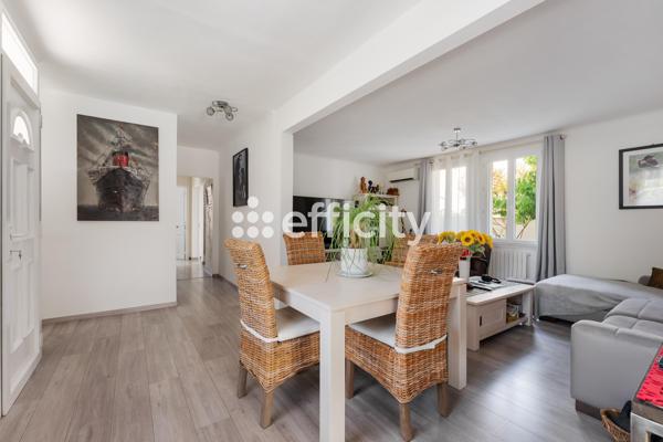 Maison
         7 pièces
        - 169 m² 465 000 € *