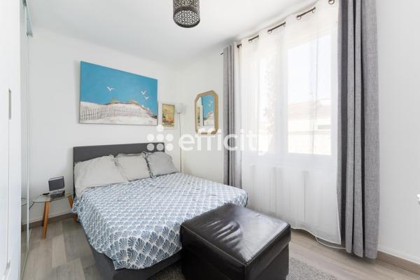 Maison
         7 pièces
        - 169 m² 465 000 € *