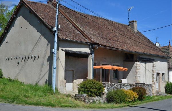 Maison à restaurer à vendre à Saint-Sernin-du-Bois en Saône-et-Loire (71200), ref : 13744/322