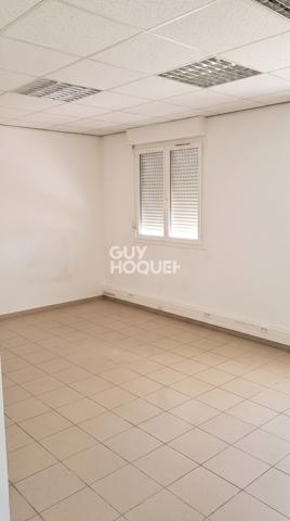 Immeuble à louer de 393 m²