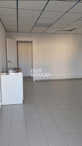 Immeuble à louer de 393 m²