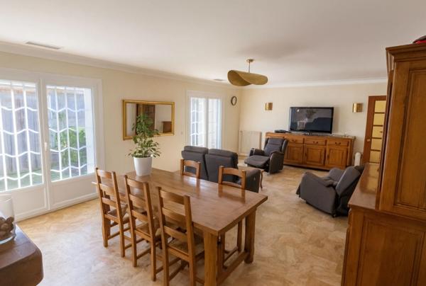 66750 - SAINT-CYPRIEN VILLAGE - Idéalement située maison 4 faces - 5 pièces 116M2 - 3 chambres