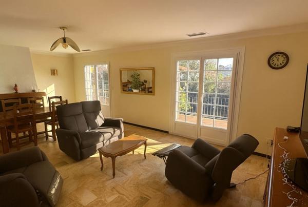 66750 - SAINT-CYPRIEN VILLAGE - Idéalement située maison 4 faces - 5 pièces 116M2 - 3 chambres