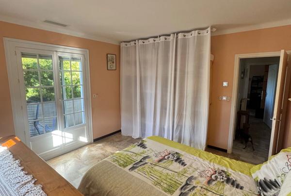 66750 - SAINT-CYPRIEN VILLAGE - Idéalement située maison 4 faces - 5 pièces 116M2 - 3 chambres