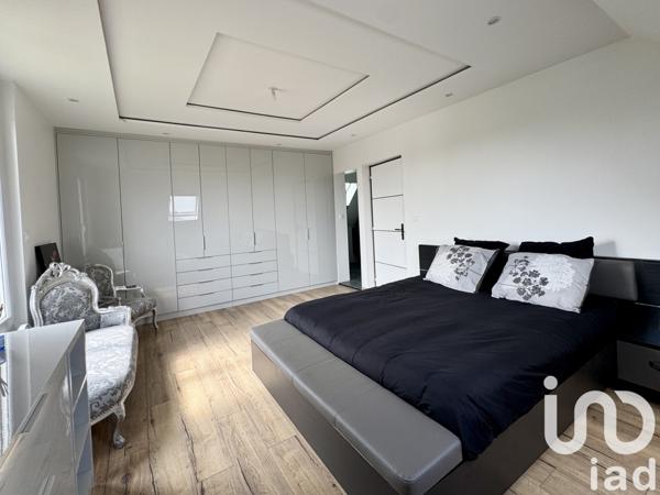 Maison à vendre 7 pièces 212 m² Compiègne