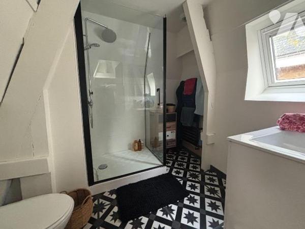 NOUVEAUTE ! Etude Trente-Cinq Notaires 

RARE A LA VENTE ! 

Au coeur de Rochebonne, au pie...