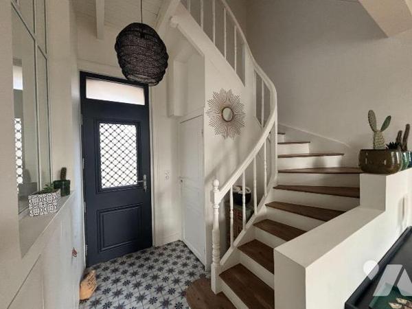 NOUVEAUTE ! Etude Trente-Cinq Notaires 

RARE A LA VENTE ! 

Au coeur de Rochebonne, au pie...