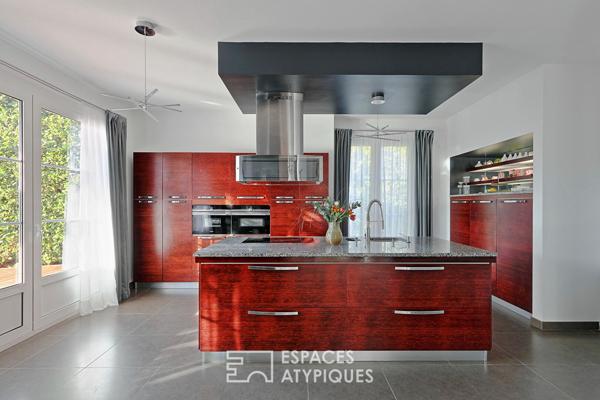 Villa d’architecte rouge brique au coeur de Marne la Vallée