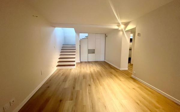 Maison à louer    4 pièces •  Bruges