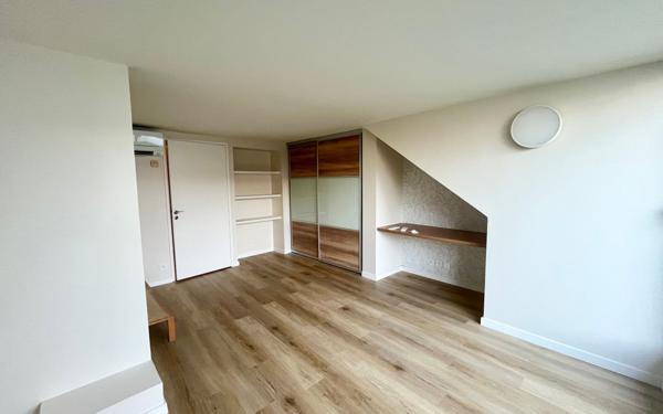 Maison à louer    4 pièces •  Bruges