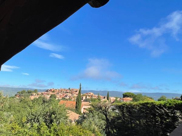 À vendre – Maison avec vue exceptionnelle à Roussillon