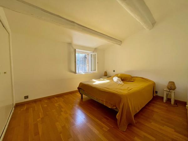 À vendre – Maison avec vue exceptionnelle à Roussillon