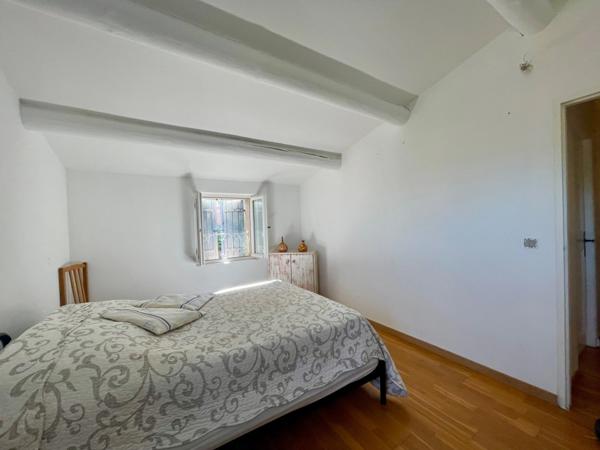 À vendre – Maison avec vue exceptionnelle à Roussillon