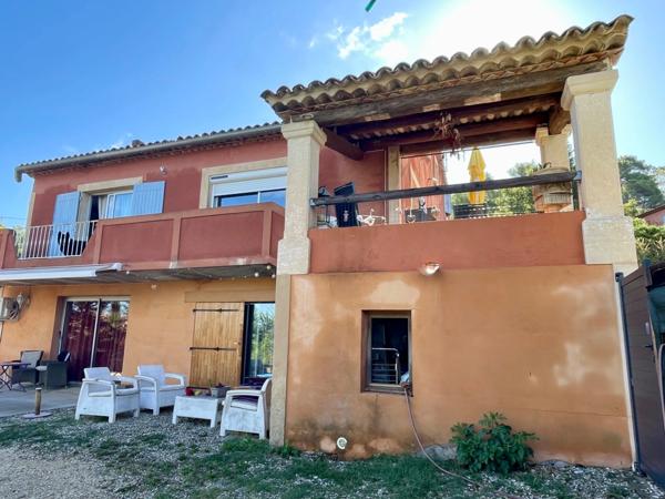 À vendre – Maison avec vue exceptionnelle à Roussillon