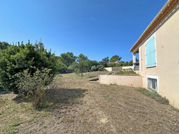 Villa plain pied, spacieuse, 4 chambres avec piscine et double garage