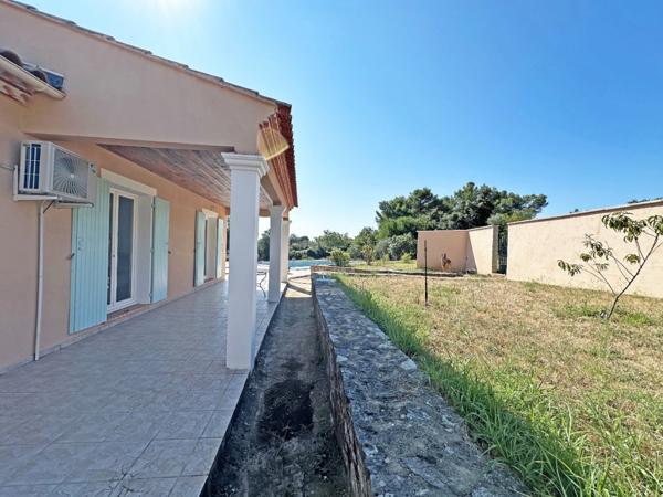 Villa plain pied, spacieuse, 4 chambres avec piscine et double garage