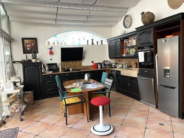 Appartement de 4 pièces  de 164 m² +jardin en vente à PERP