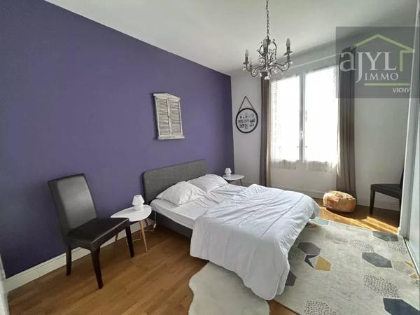 Appartement
         4 pièces
        - 85 m² 220 000 € *