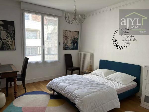 Appartement
         4 pièces
        - 85 m² 220 000 € *