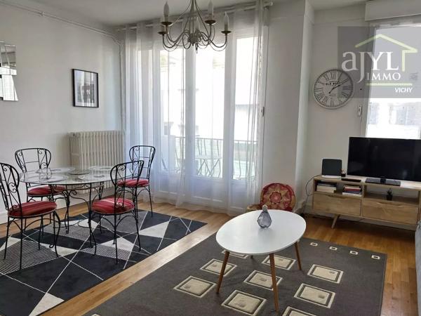 Appartement
         4 pièces
        - 85 m² 220 000 € *