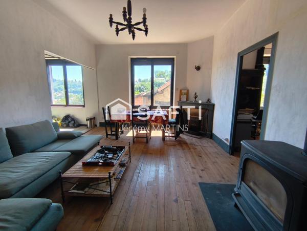 Ancienne ferme avec grange, dépendances et plus de 3 hectares de terrain !