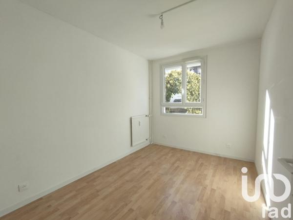 Appartement 3 pièces de 68 m² à Champs-sur-Marne (77420)