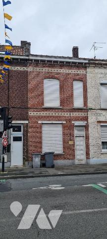 WATTRELOS place de la République Maison à rénover 3/4 chambres et cour