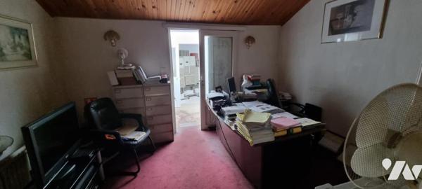 WATTRELOS place de la République Maison à rénover 3/4 chambres et cour