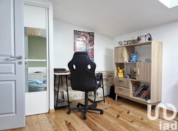 House for sale 4 rooms 133 m² Gond-Pontouvre