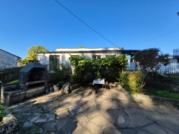 Maison à vendre 6 pièces SAINT SAVINIEN (17)