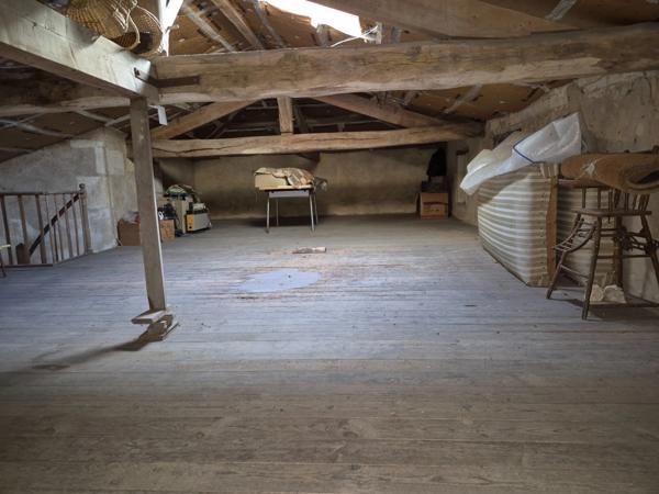 Maison à vendre 6 pièces SAINT SAVINIEN (17)