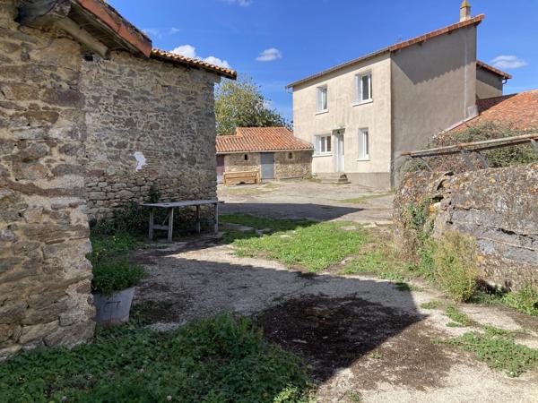 Corps de ferme avec terrain de 4ha