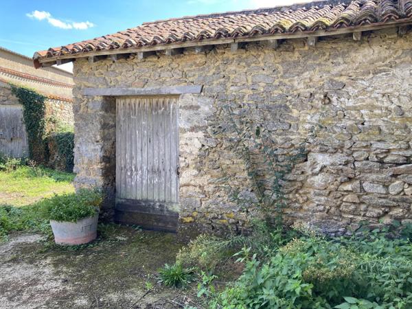 Corps de ferme avec terrain de 4ha