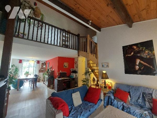 SAINT GAUDENS, pavillon avec terrasse et jardin composé de trois chambres, proche des commodités.