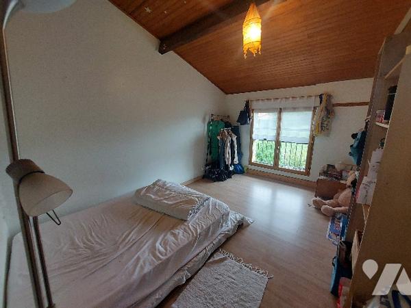 SAINT GAUDENS, pavillon avec terrasse et jardin composé de trois chambres, proche des commodités.