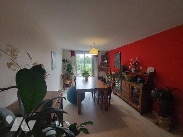 SAINT GAUDENS, pavillon avec terrasse et jardin composé de trois chambres, proche des commodités.